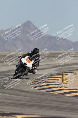 media/Oct-02-2025-Racers Edge (Thu) [[2c91cb6ab3]]/2-A Group/Session 5-Turn 12 (130pm)/